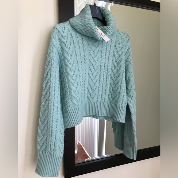 NWT Alice + Olivia Nance Wool Cableknit Turtleneck Crop Sweater Pullover XS - Picture 8 of 16